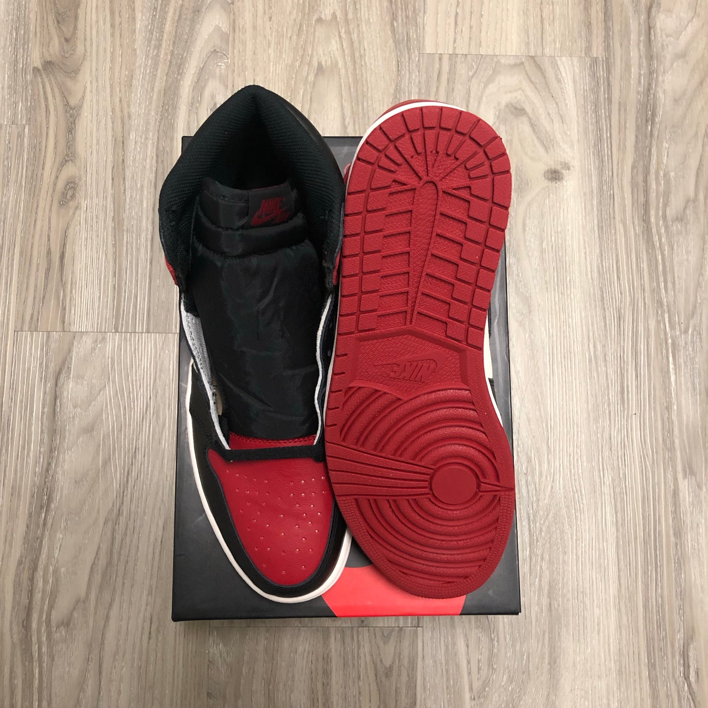 Nike Air Jordan 1 Bred Toe