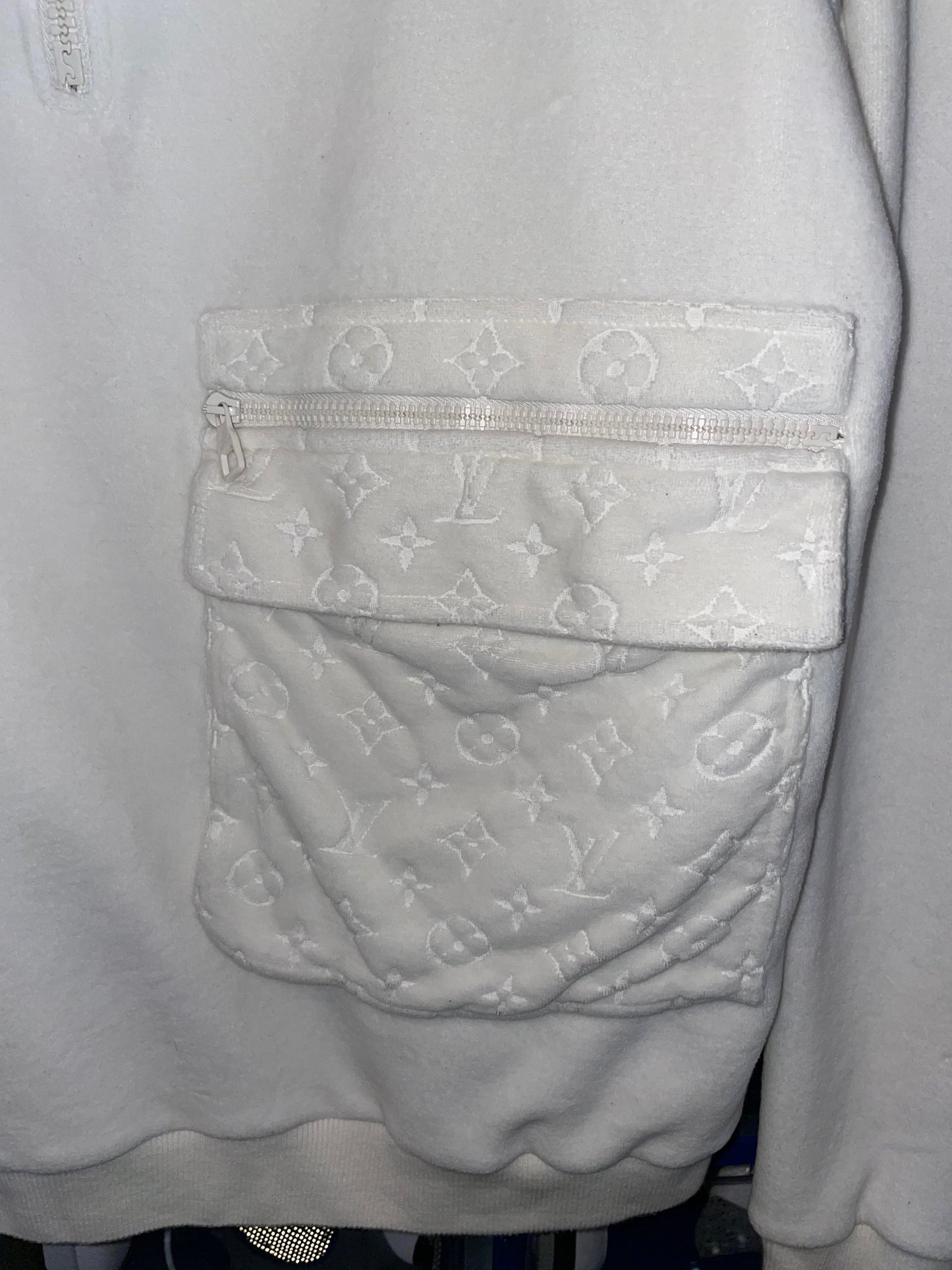RUNWAY Plain Rainbow white monogram sweater