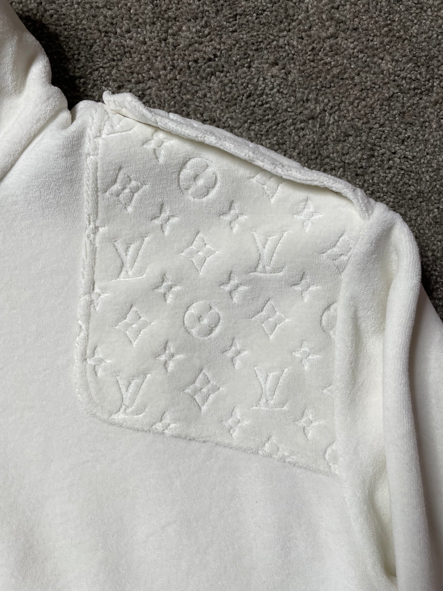 RUNWAY Plain Rainbow white monogram sweater