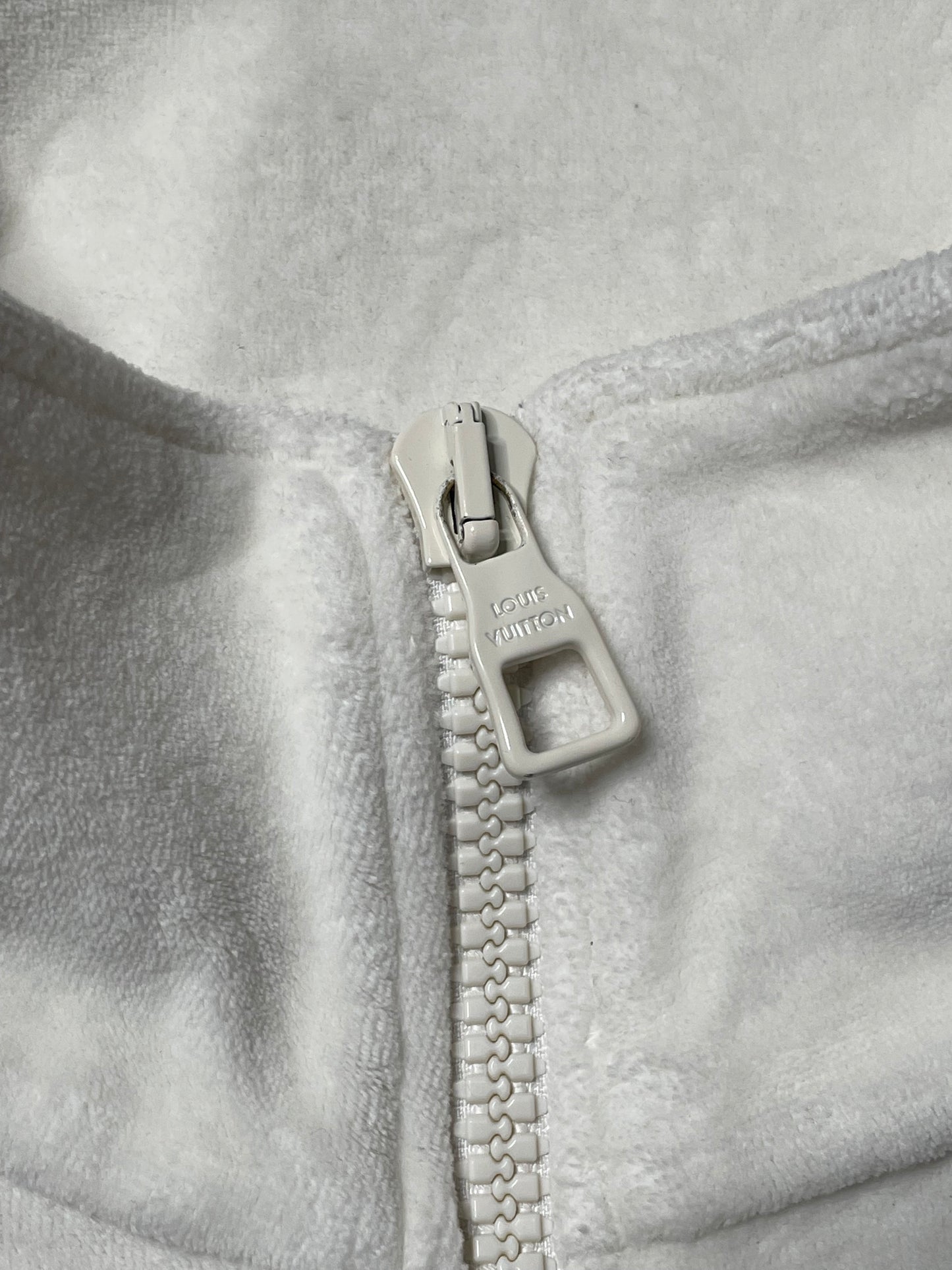 RUNWAY Plain Rainbow white monogram sweater