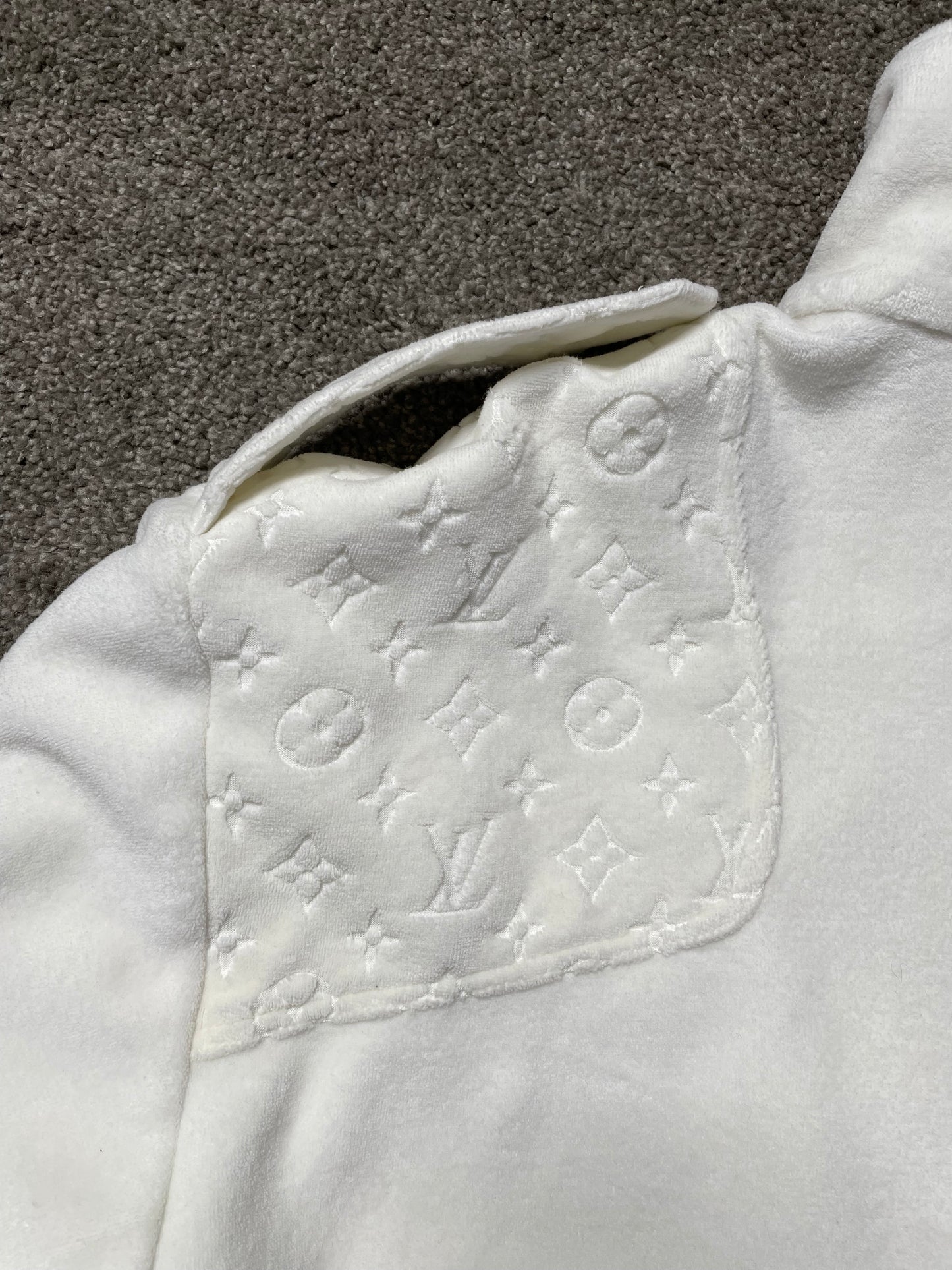 RUNWAY Plain Rainbow white monogram sweater