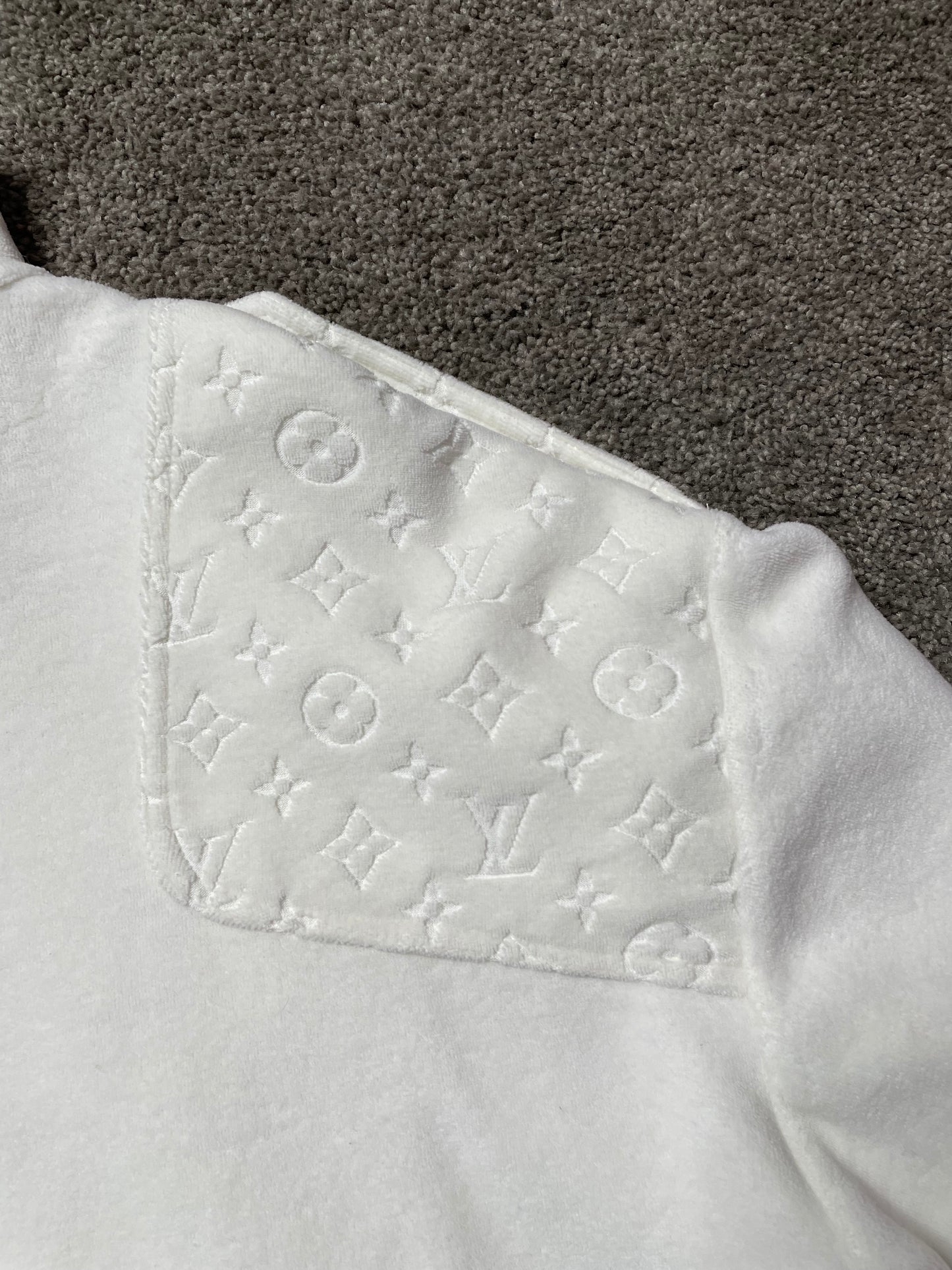 RUNWAY Plain Rainbow white monogram sweater