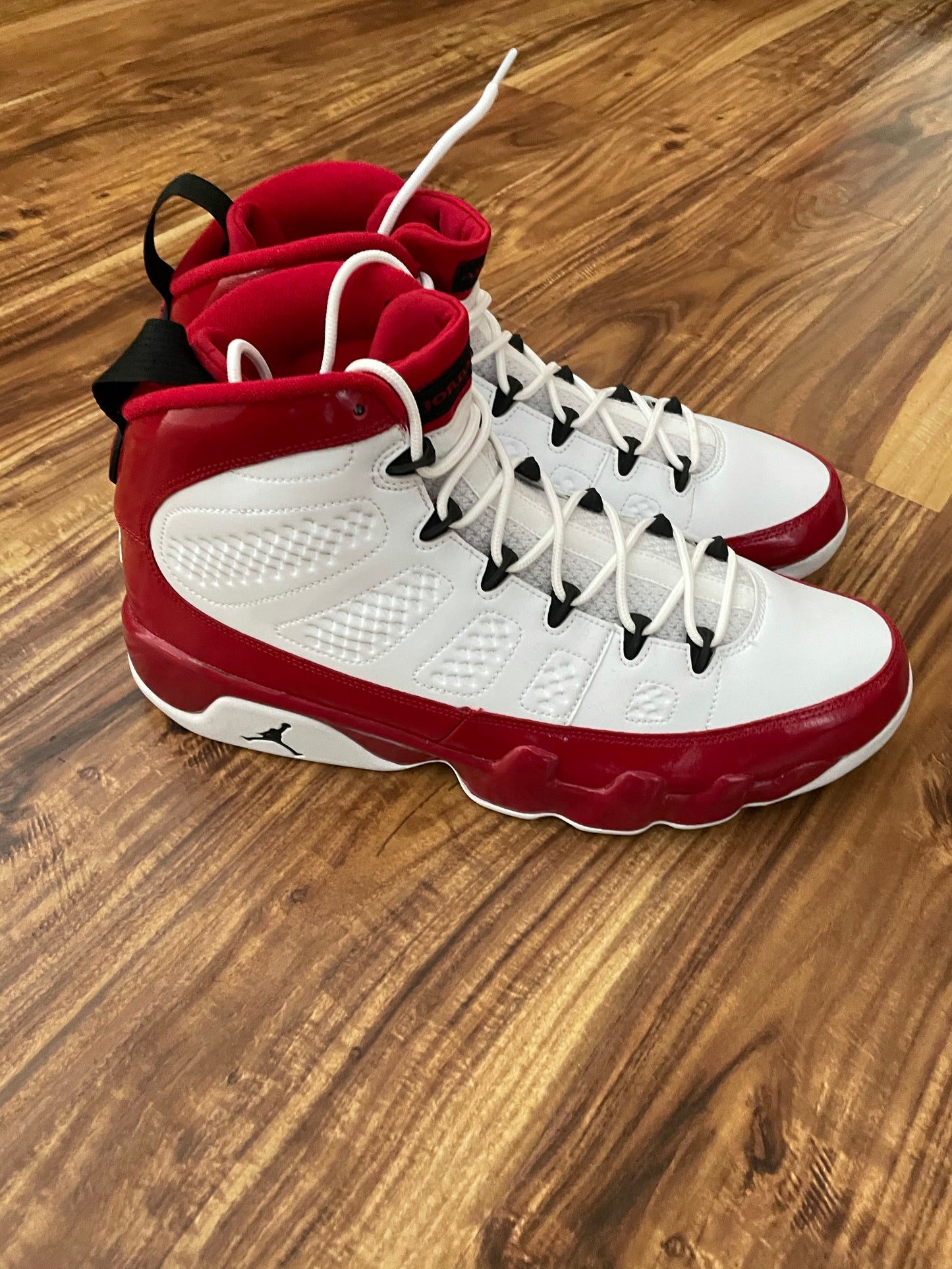 DS 2019 Jordan Retro 9 Gym Red