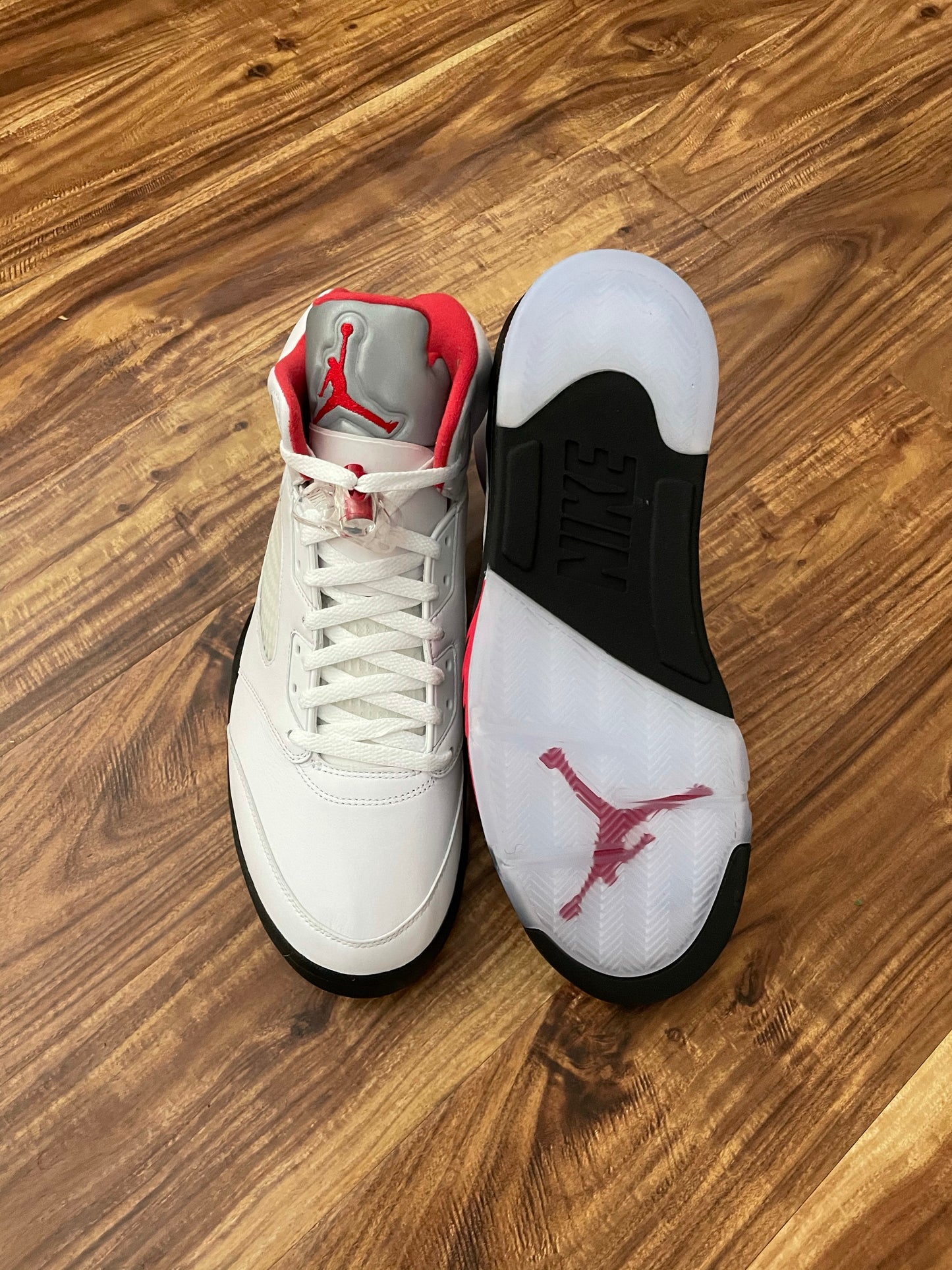 DS Nike Retro Jordan 5 Fire Red